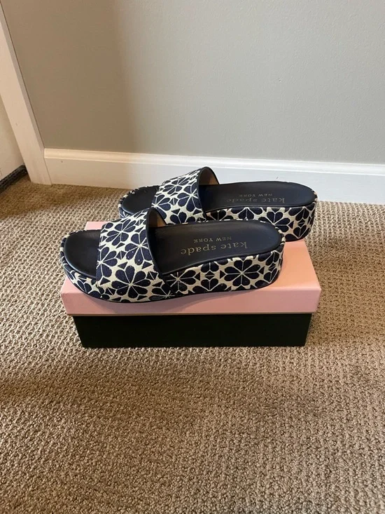 kate spade navy and cream floral jacquard slide sandals - Picture 4 of 6